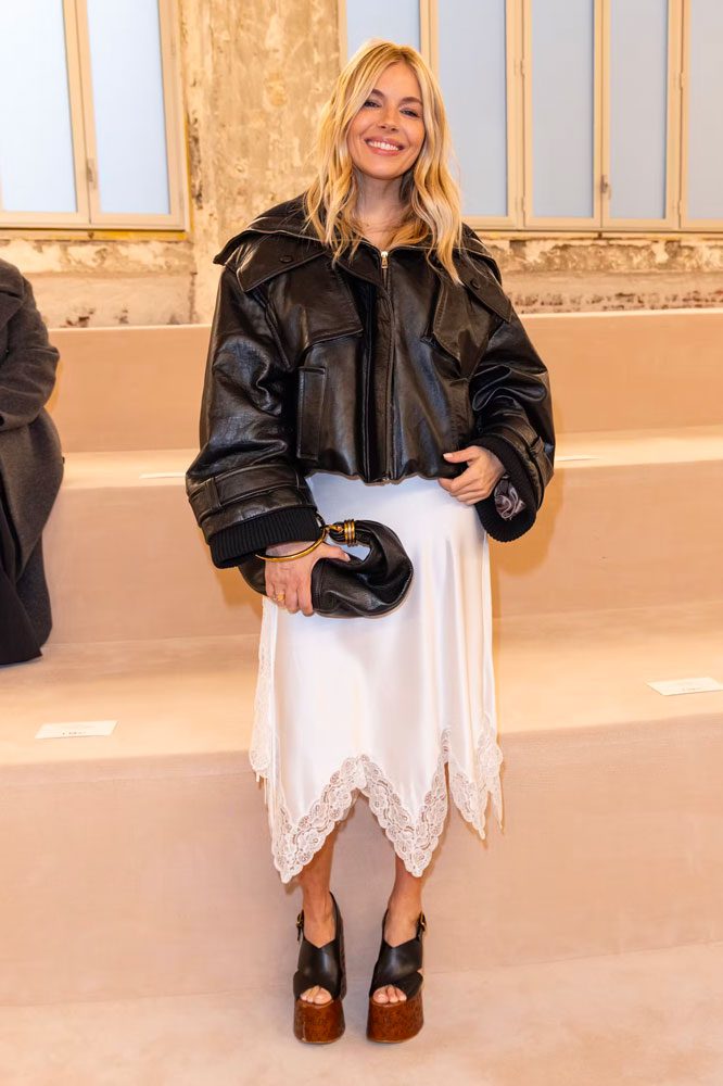 VIP【送料関税込】CHLOE Wedge Clog In Leather And Wool Woman Chloé Jeannette Wedge Clog in Ginger brown | Chloé US