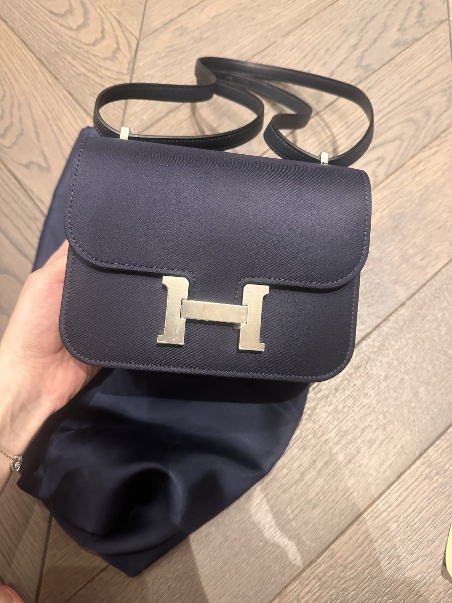 A Constance 18 in Bleu Navy Silk with GHW. Photo via TPFer @elisa01234567880.