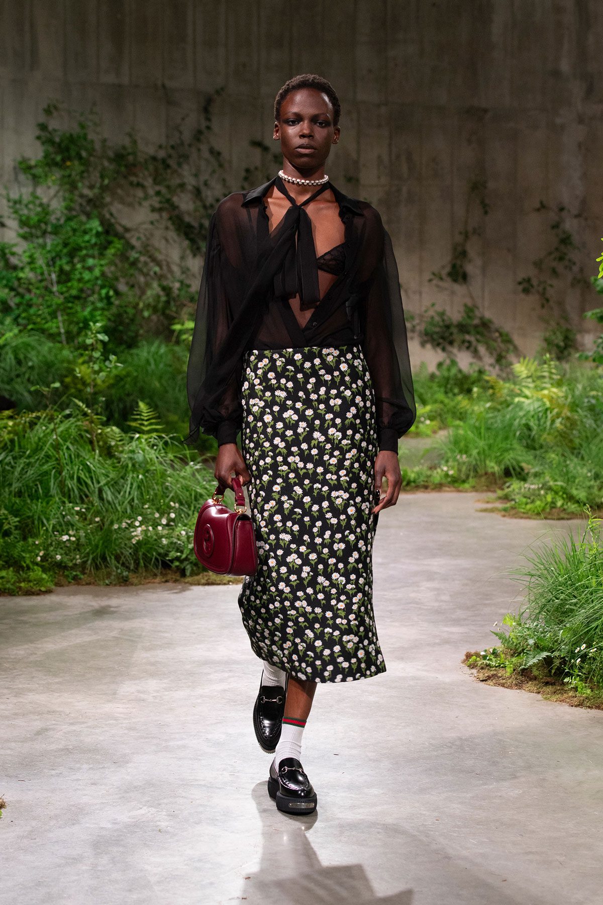 gucci cruise 2025 runway 6 gucci cruise 2025 runway 6