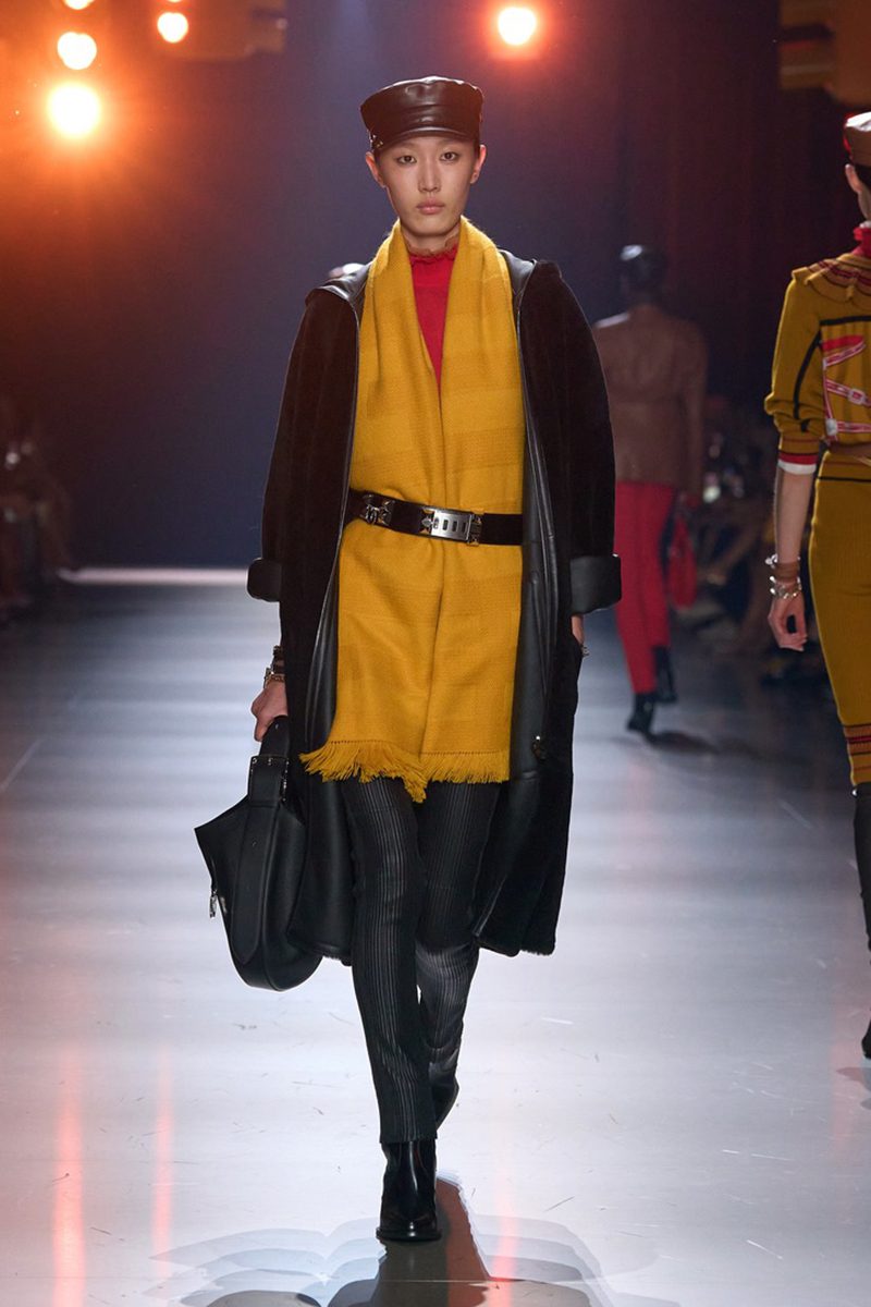 Hermès AW24 Look 17. Photo via Vogue.com. Hermès AW24 Look 17. Photo via Vogue.com.