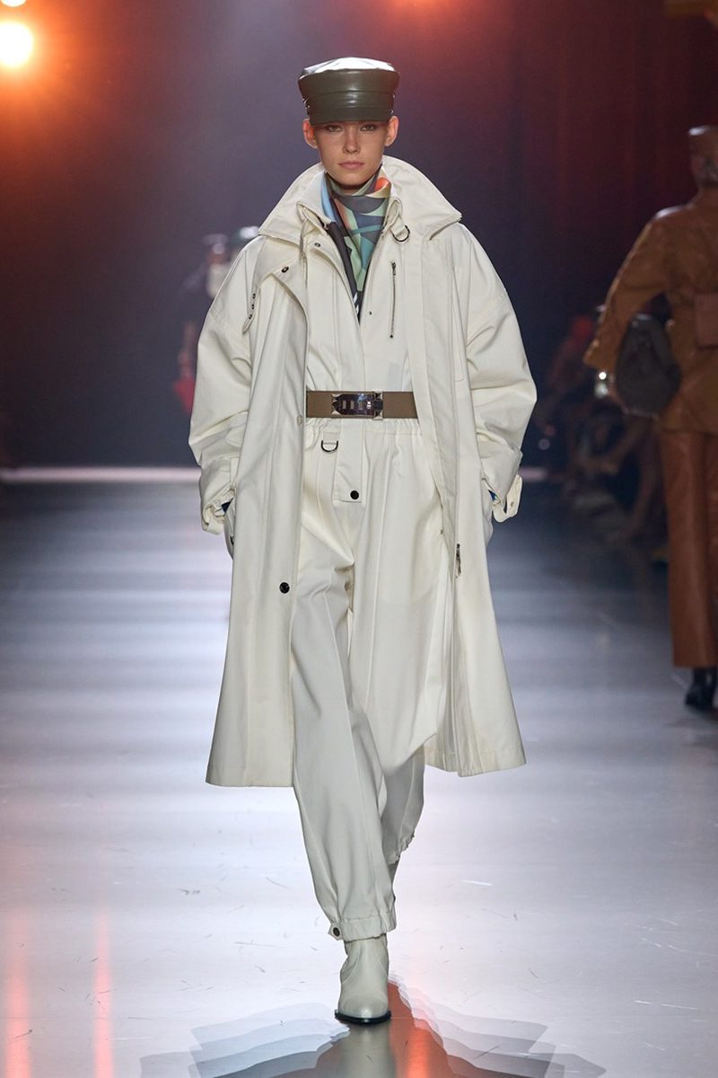 Hermès AW24 Look 41. Photo via Vogue.com. Hermès AW24 Look 41. Photo via Vogue.com.