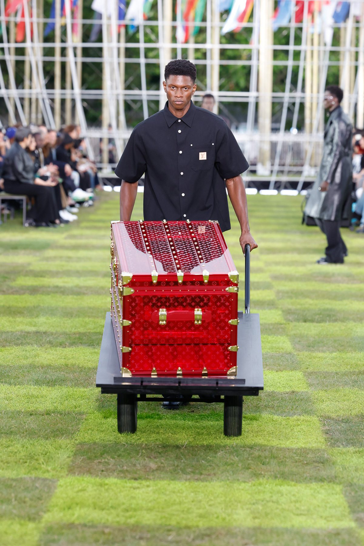 Louis Vuitton Spring 2025 16 Louis Vuitton Spring 2025 16