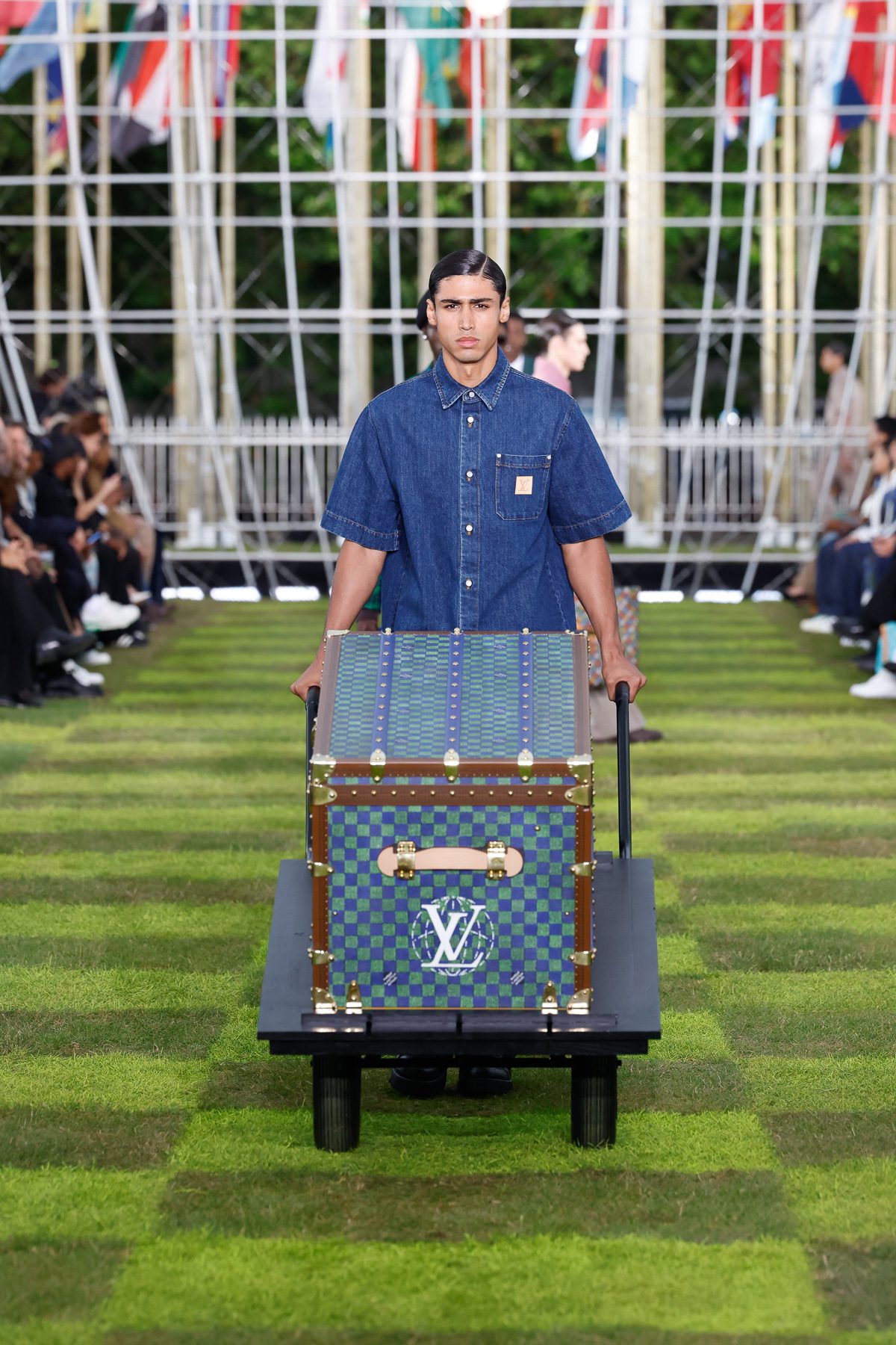 Louis Vuitton Spring 2025 27 Louis Vuitton Spring 2025 27
