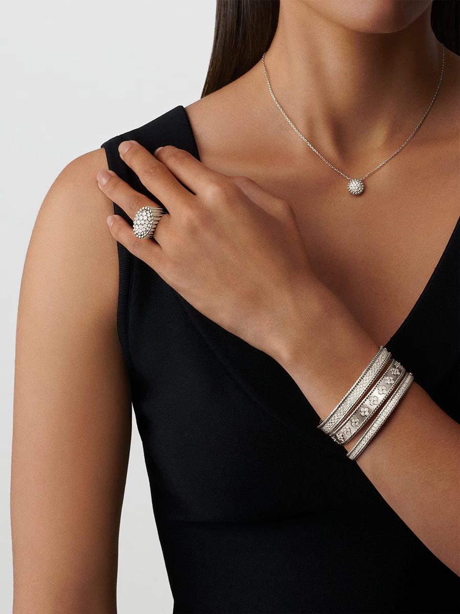 Perlee clovers bracelet medium model 18K white gold Diamond VCARN5B100 30500 2