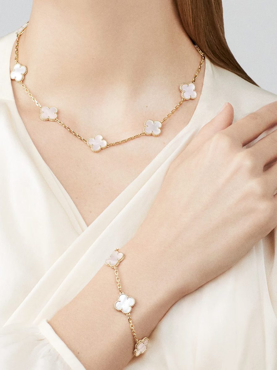 Vintage Alhambra bracelet 5 motifs 18K yellow gold Mother of pearl VCARA41800 4600