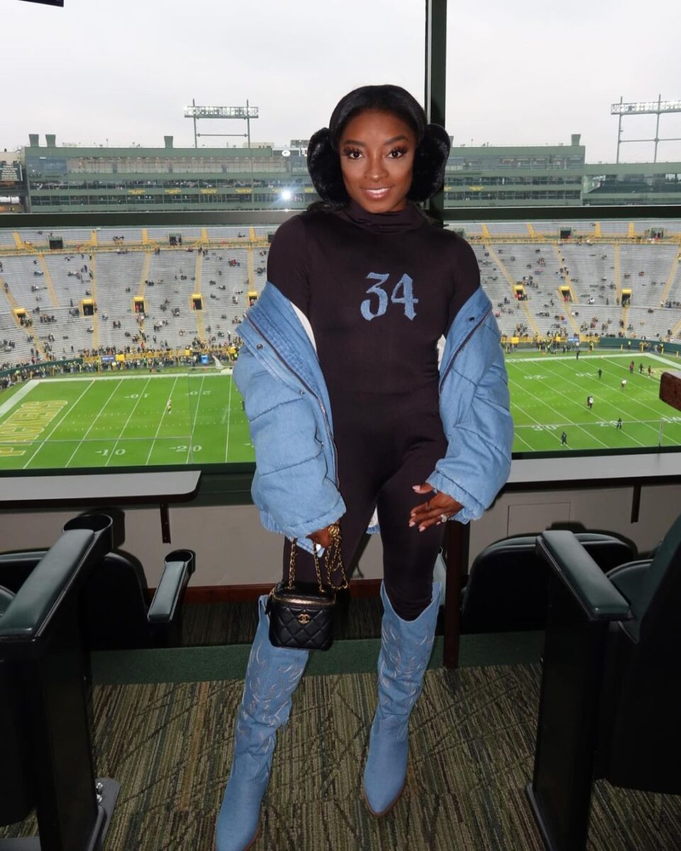 Simone Biles Chanel Top Handle Mini Vanity Case With Chain Simone Biles Chanel Top Handle Mini Vanity Case With Chain