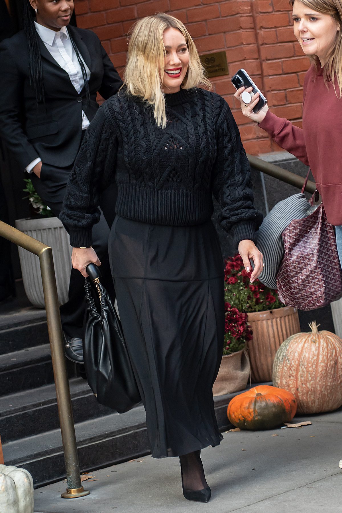 Celebrities and Their Loewe Squeeze Bags 2 Celebrities and Their Loewe Squeeze Bags 2
