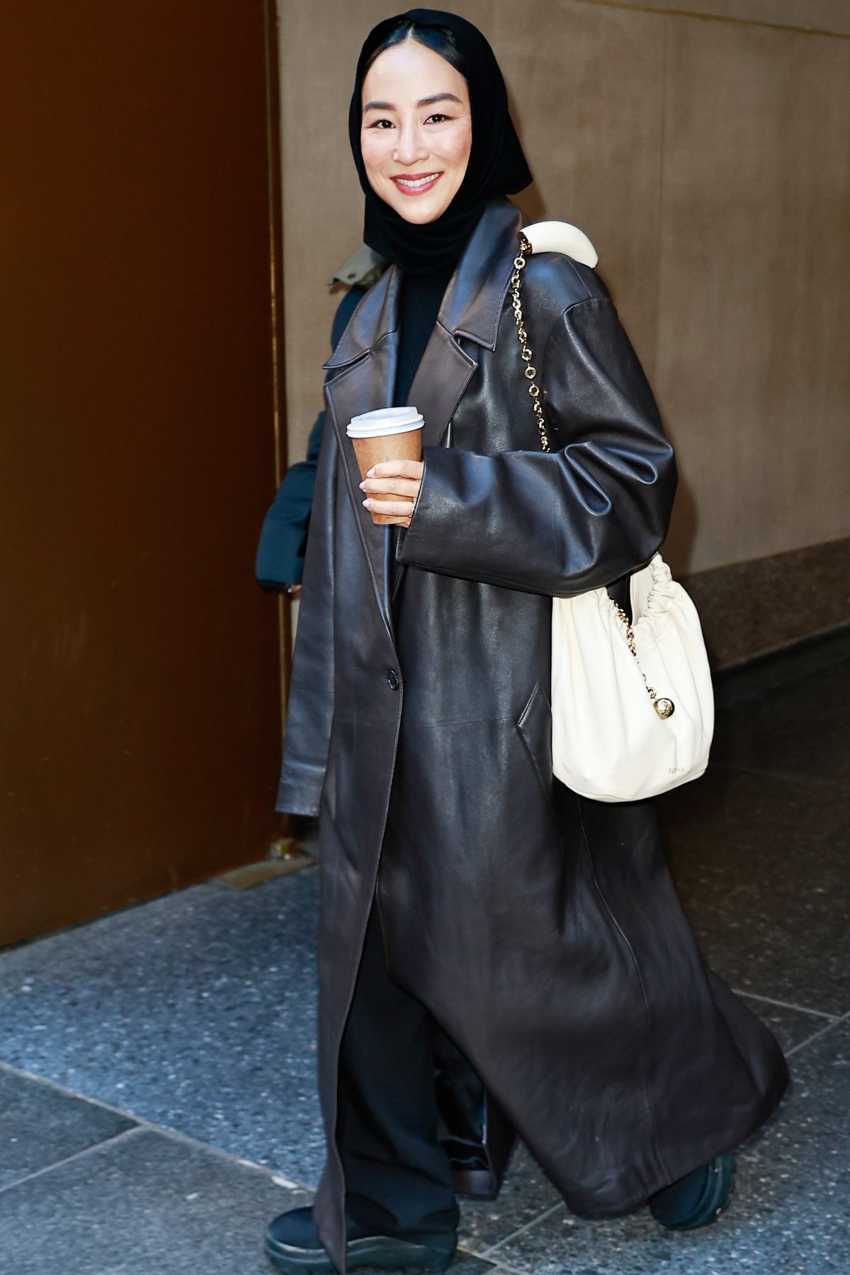 Celebrities and Their Loewe Squeeze Bags 9 Celebrities and Their Loewe Squeeze Bags 9