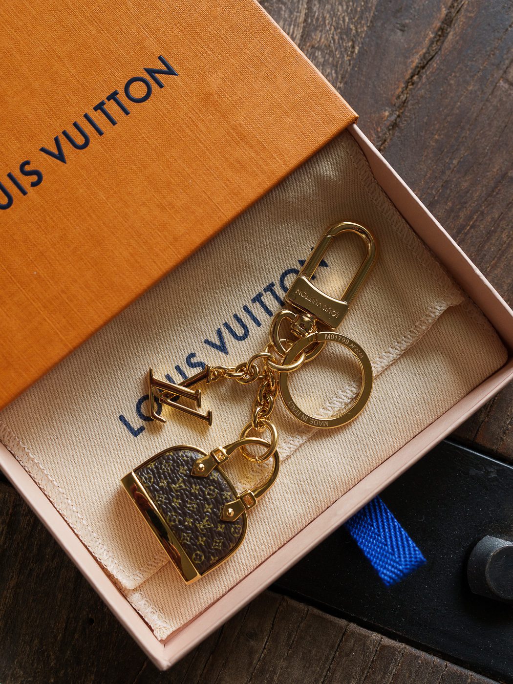 Louis Vuitton Charms 1 of 2 Berloques Louis Vuitton 1 de 2