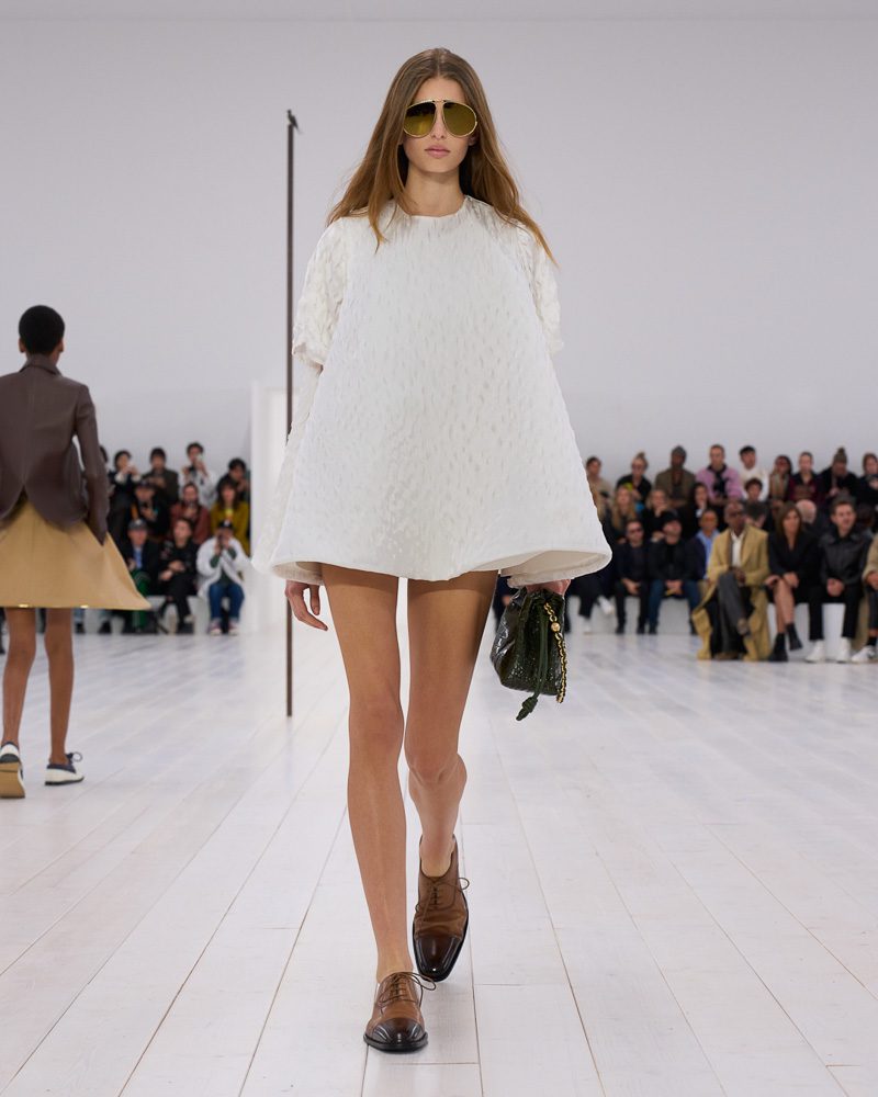 Loewe Spring Summer 2025 Looks 4 Loewe Spring Summer 2025 Looks 4