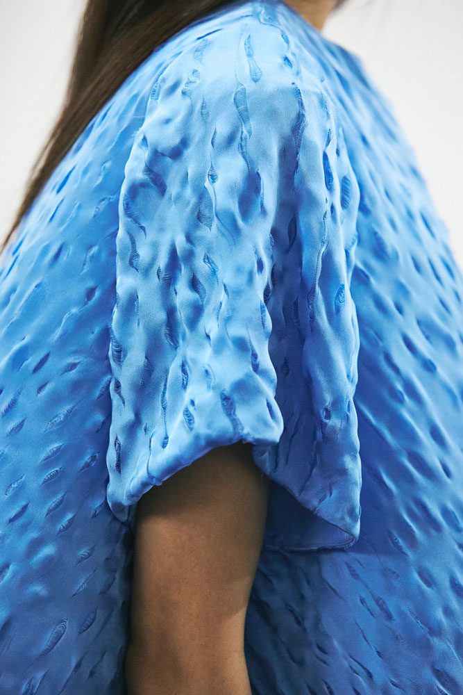 Jonathan Anderson Debuts a New Bag on the Loewe Spring 2025 Jonathan Anderson Debuts a New Bag on the Loewe Spring 2025