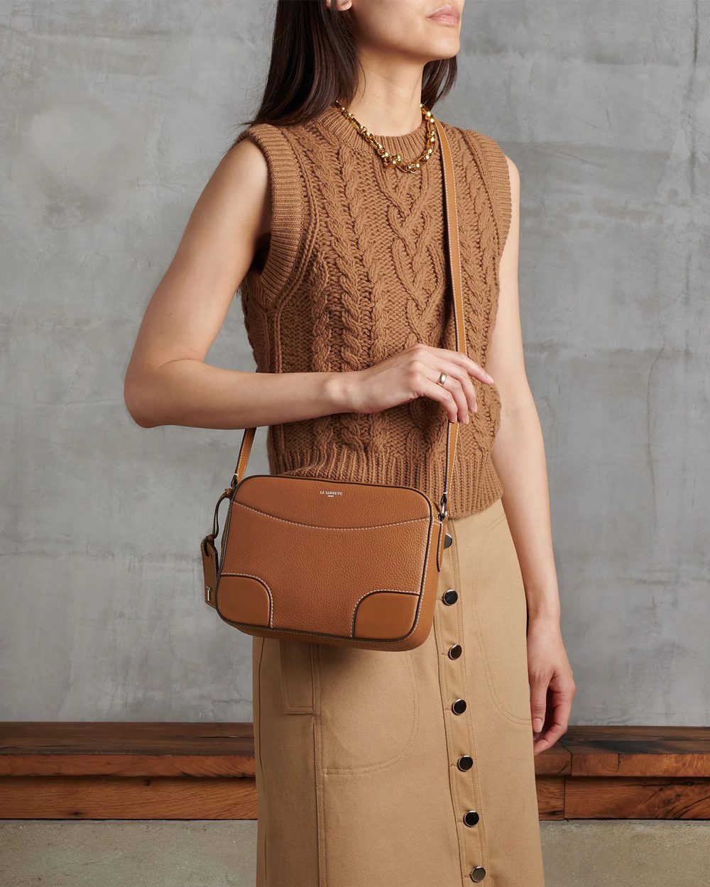 le tanneur romy medium shoulder bag in smooth grained leather