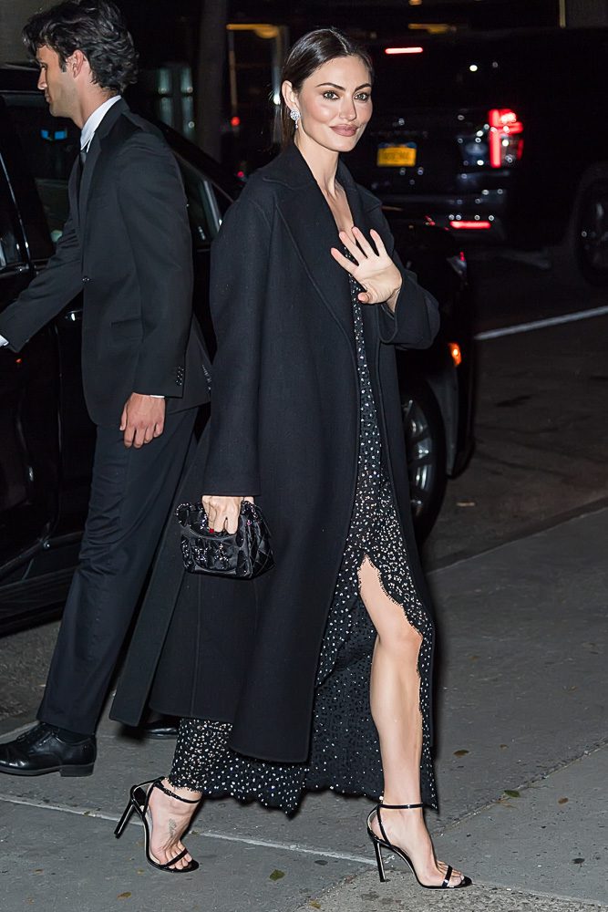 Phoebe Tonkin Chanel Bag