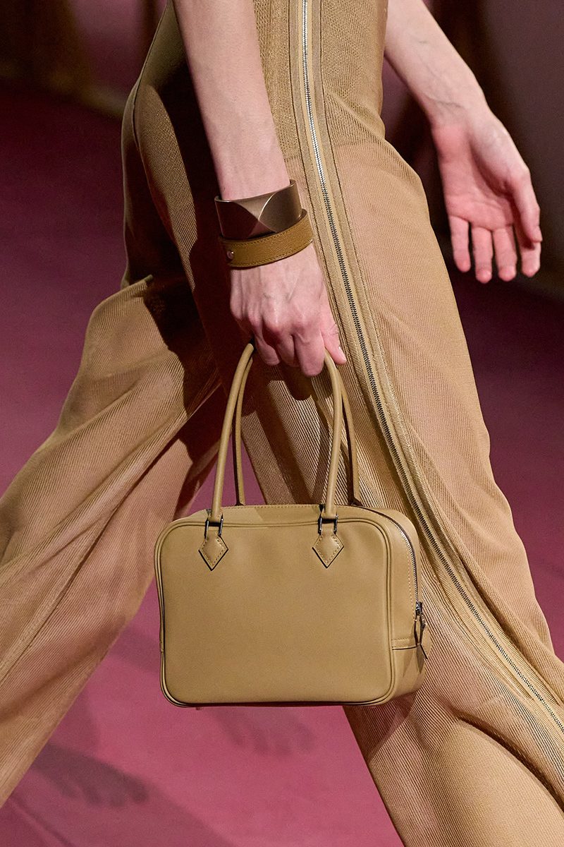 hermes polka Spring Summer 2025 Look 2 Plume hermes polka Spring Summer 2025 Look 2 Plume