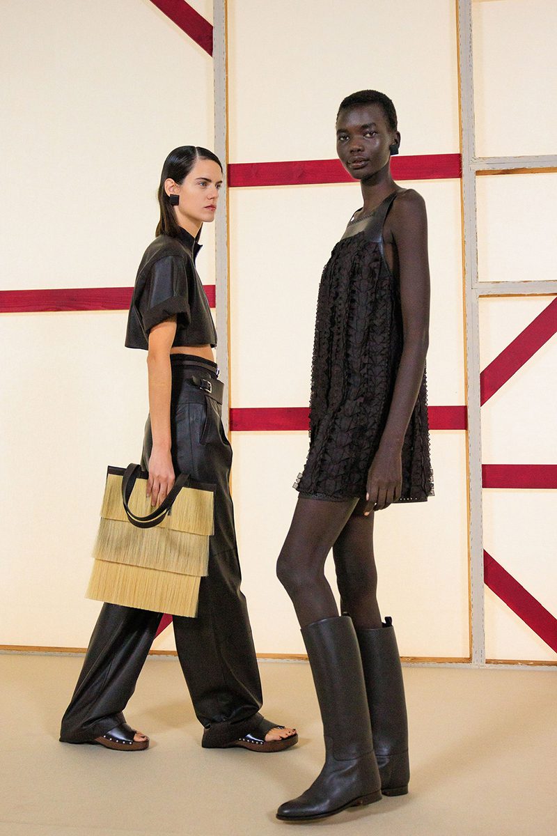 hermes polka Spring Summer 2025 Looks 51 52 Embroidered Dress Sporty Leather RTW Shoes Clogs Boots Cabas Corricolo Bag hermes polka Spring Summer 2025 Looks 51 52 Embroidered Dress Sporty Leather RTW Shoes Clogs Boots Cabas Corricolo Bag