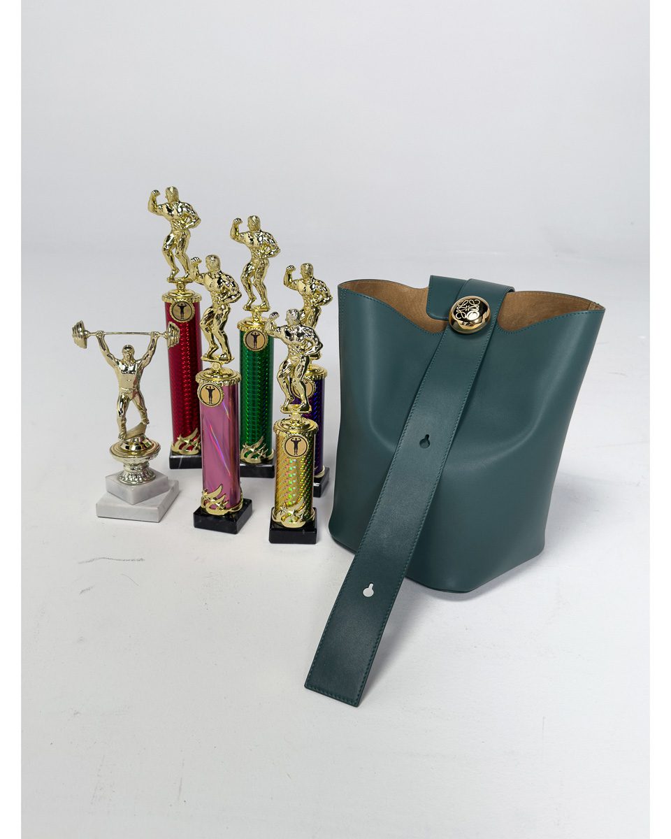 LOEWE SS25 PRECO JT CAMPAIGN STILL LIFE RGB CROPPED LOE030624 189 4x5 1 LOEWE SS25 PRECO JT CAMPAIGN STILL LIFE RGB CROPPED LOE030624 189 4x5 1