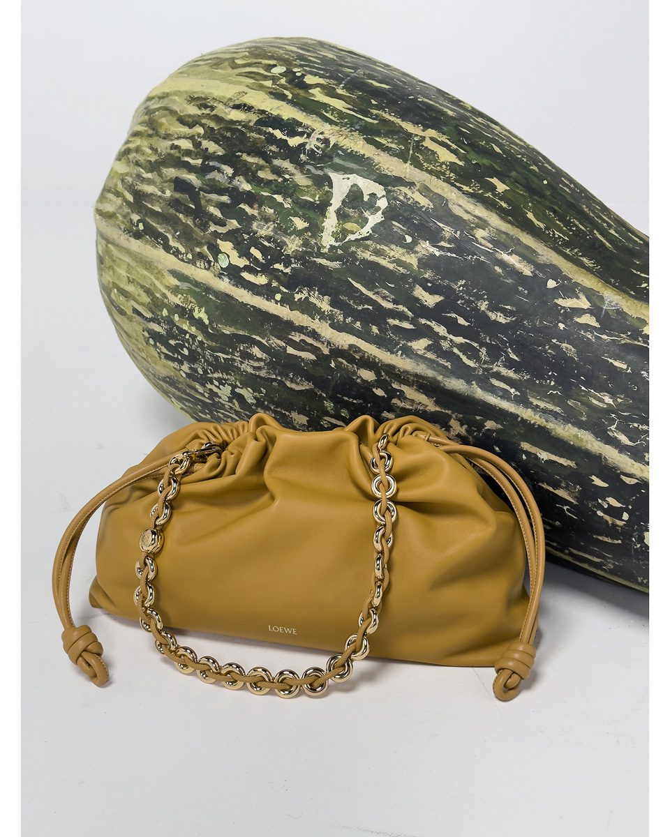 LOEWE SS25 PRECO JT CAMPAIGN STILL LIFE RGB CROPPED LOE030624 212 4x5 1 LOEWE SS25 PRECO JT CAMPAIGN STILL LIFE RGB CROPPED LOE030624 212 4x5 1