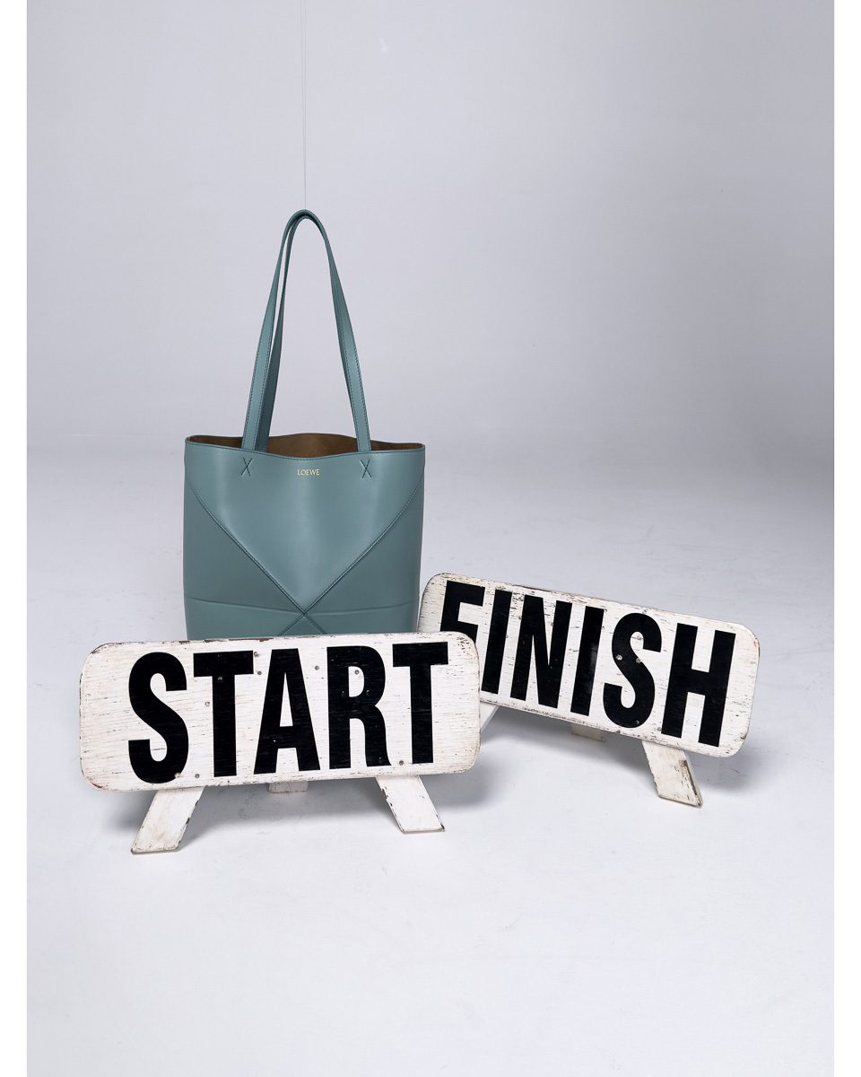 LOEWE SS25 PRECO JT CAMPAIGN STILL LIFE RGB CROPPED LOE030624 286 4x5 1 LOEWE SS25 PRECO JT CAMPAIGN STILL LIFE RGB CROPPED LOE030624 286 4x5 1