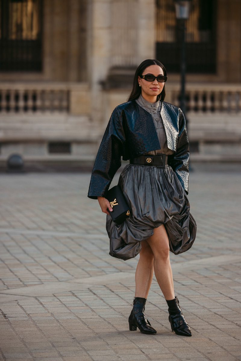 Louis Vuitton Twist MM Black Lambskin Louis Vuitton Twist MM Black Lambskin