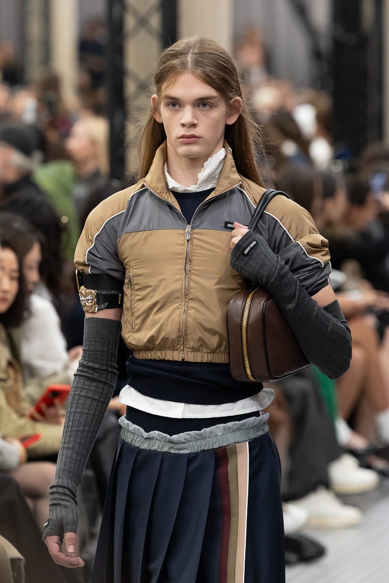 Miu Miu Spring 2025 Bag Details 8 of 60 Miu Miu Spring 2025 Bag Details 8 of 60