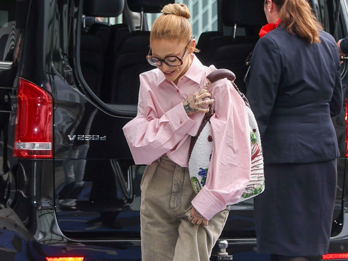 Arianna Grande Loewe Beaded Squeeze Bag 2