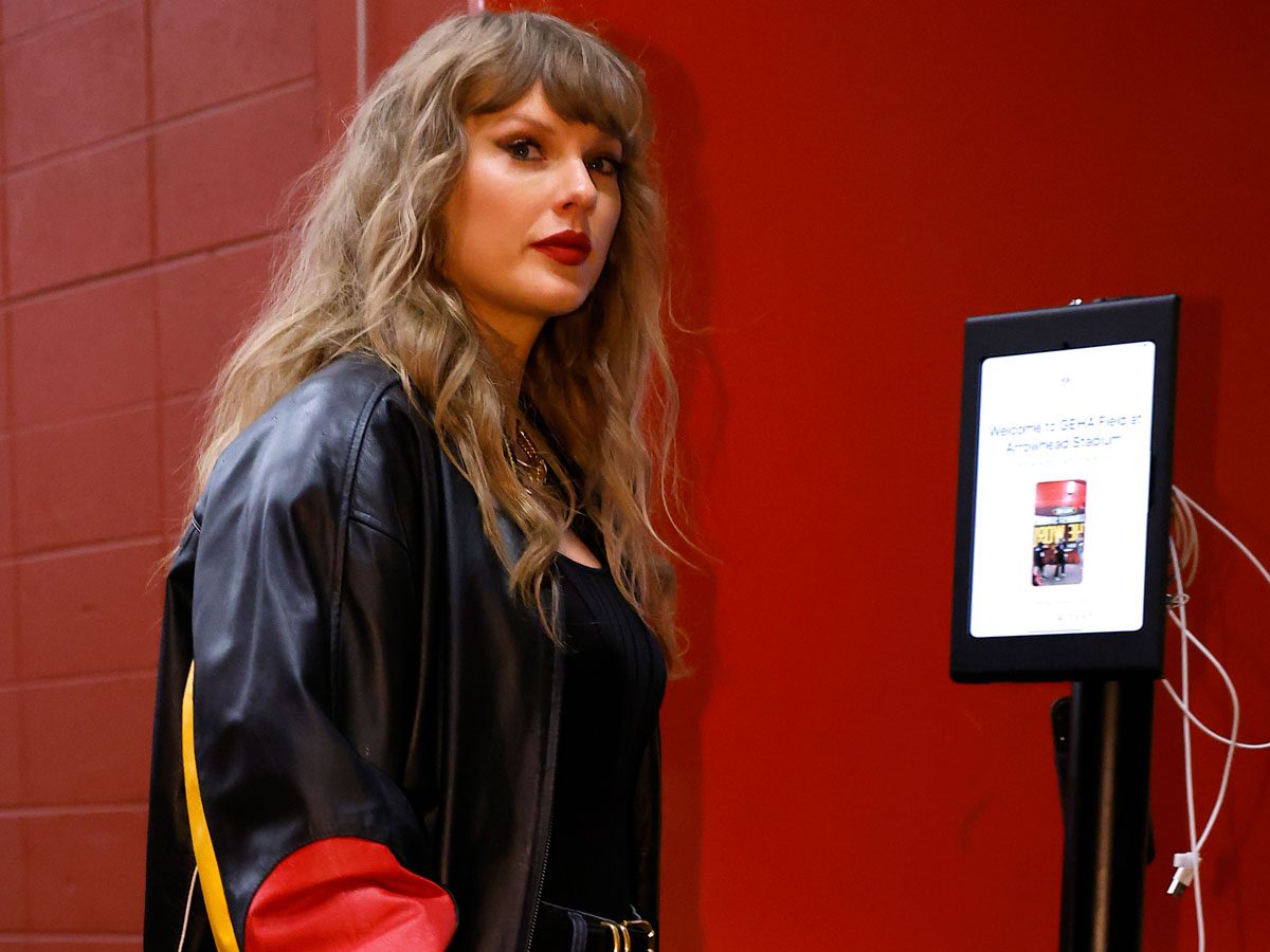 Taylor Swift Carries Dior Saddle Bag In KC