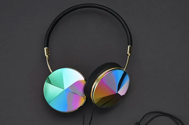 gift guide tech we are friends headphones