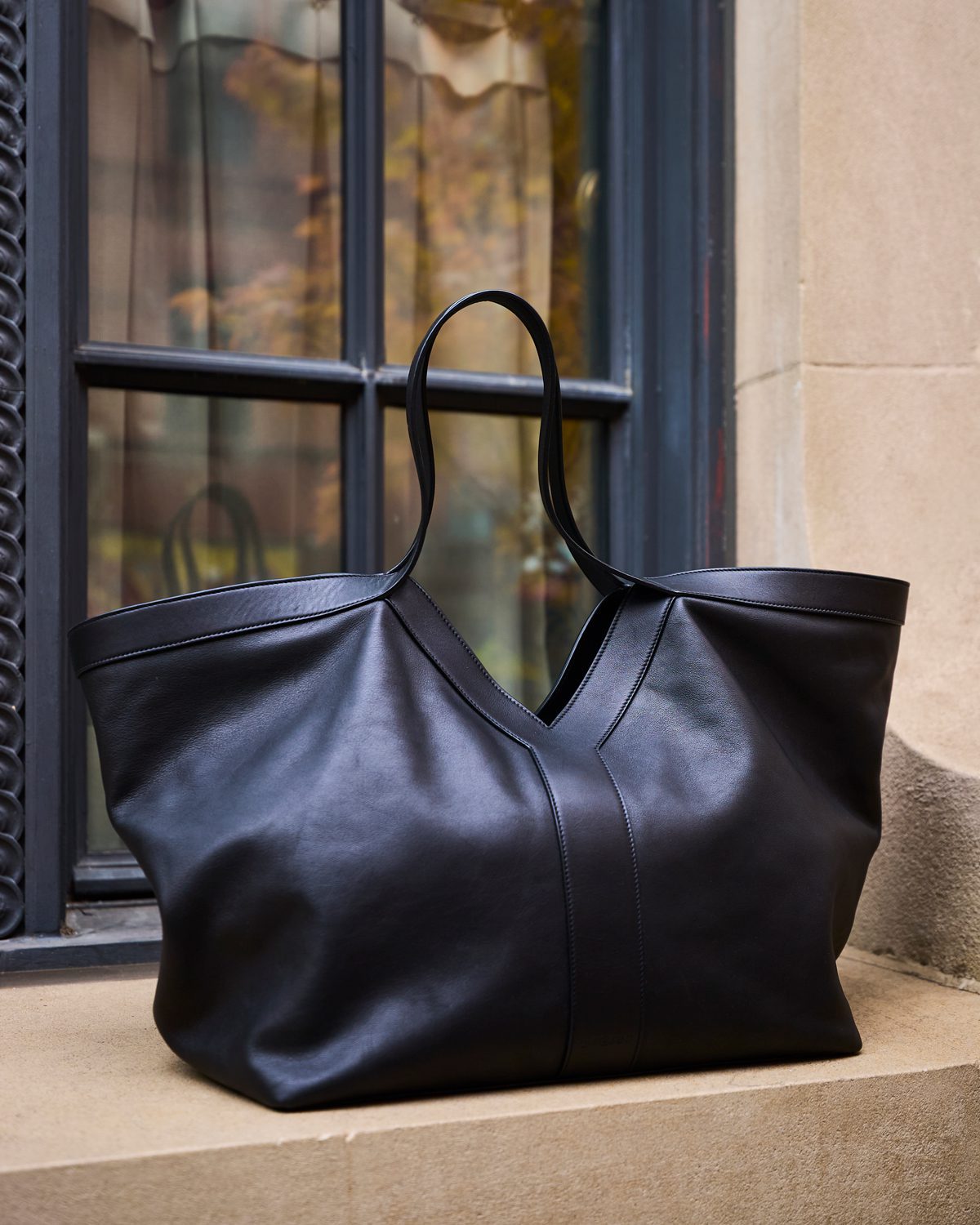Saint Laurent Y Tote in Black Leather