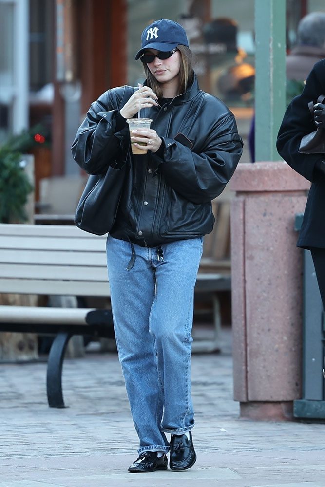 Hailey Bieber Saint Laurent Le 5 a 7 Supple