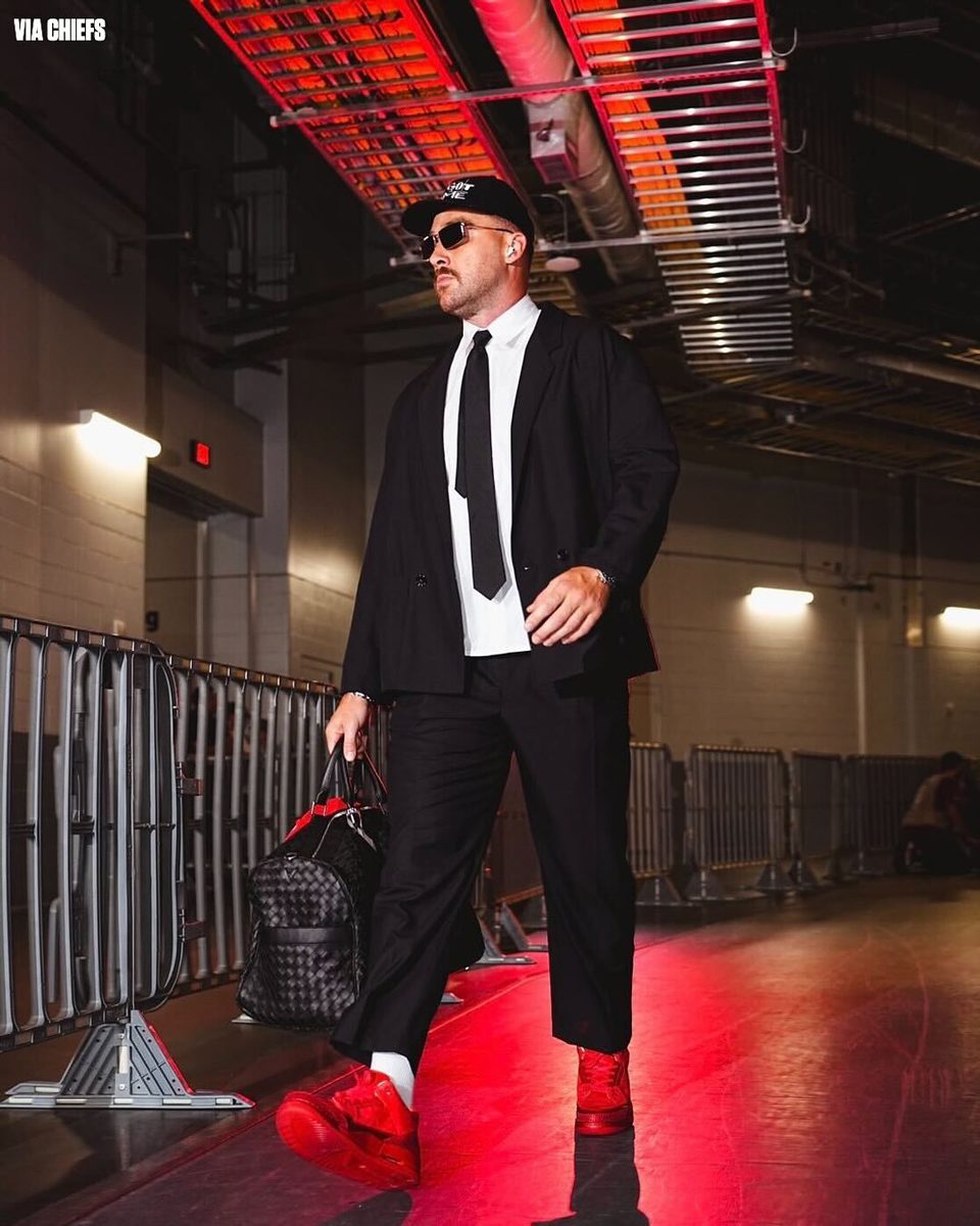 Travis Kelce Bottega Veneta 1