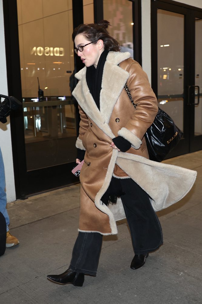 Zoey Deutch Chanel 22 Bag