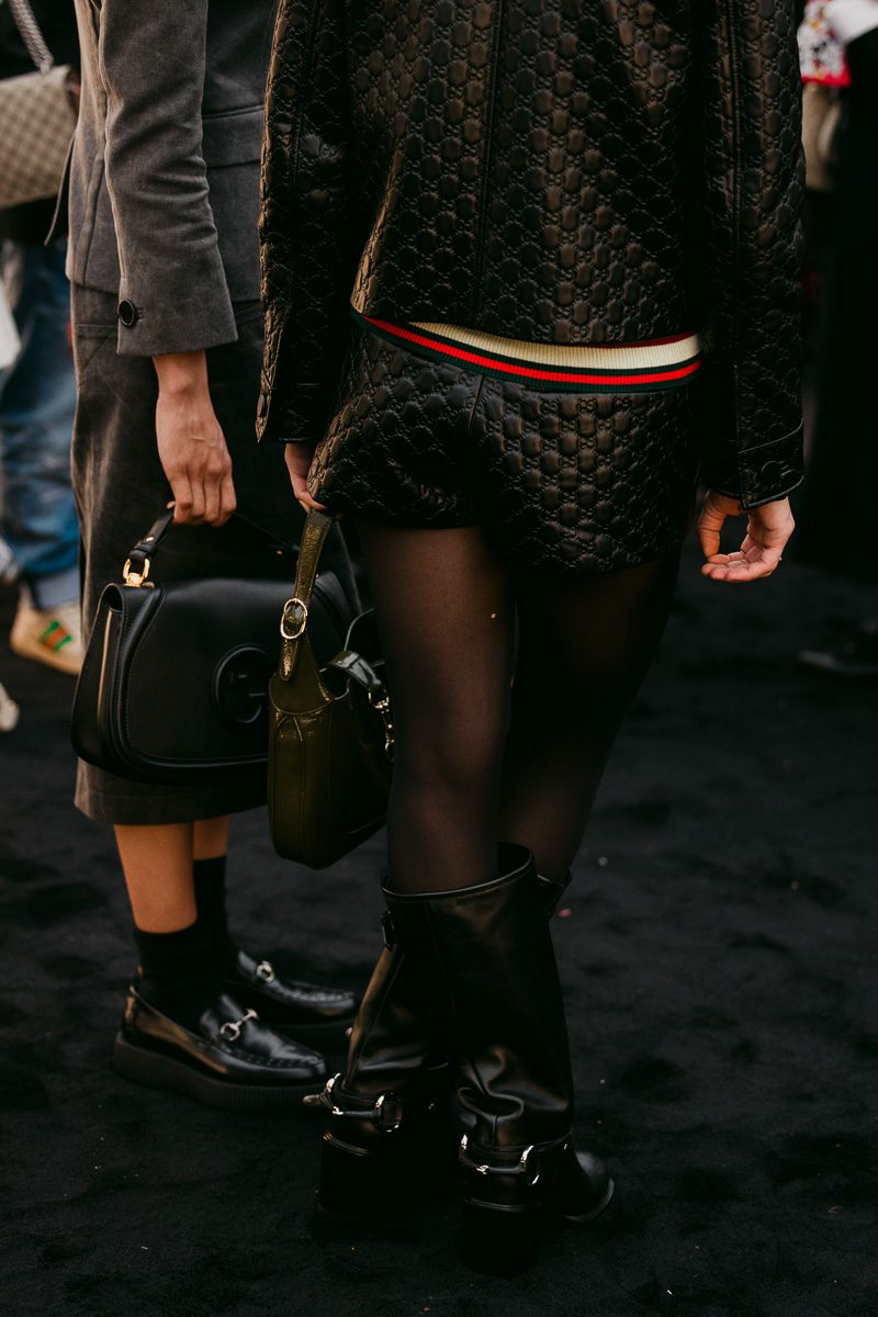 Gucci blondie medium top handle black 1