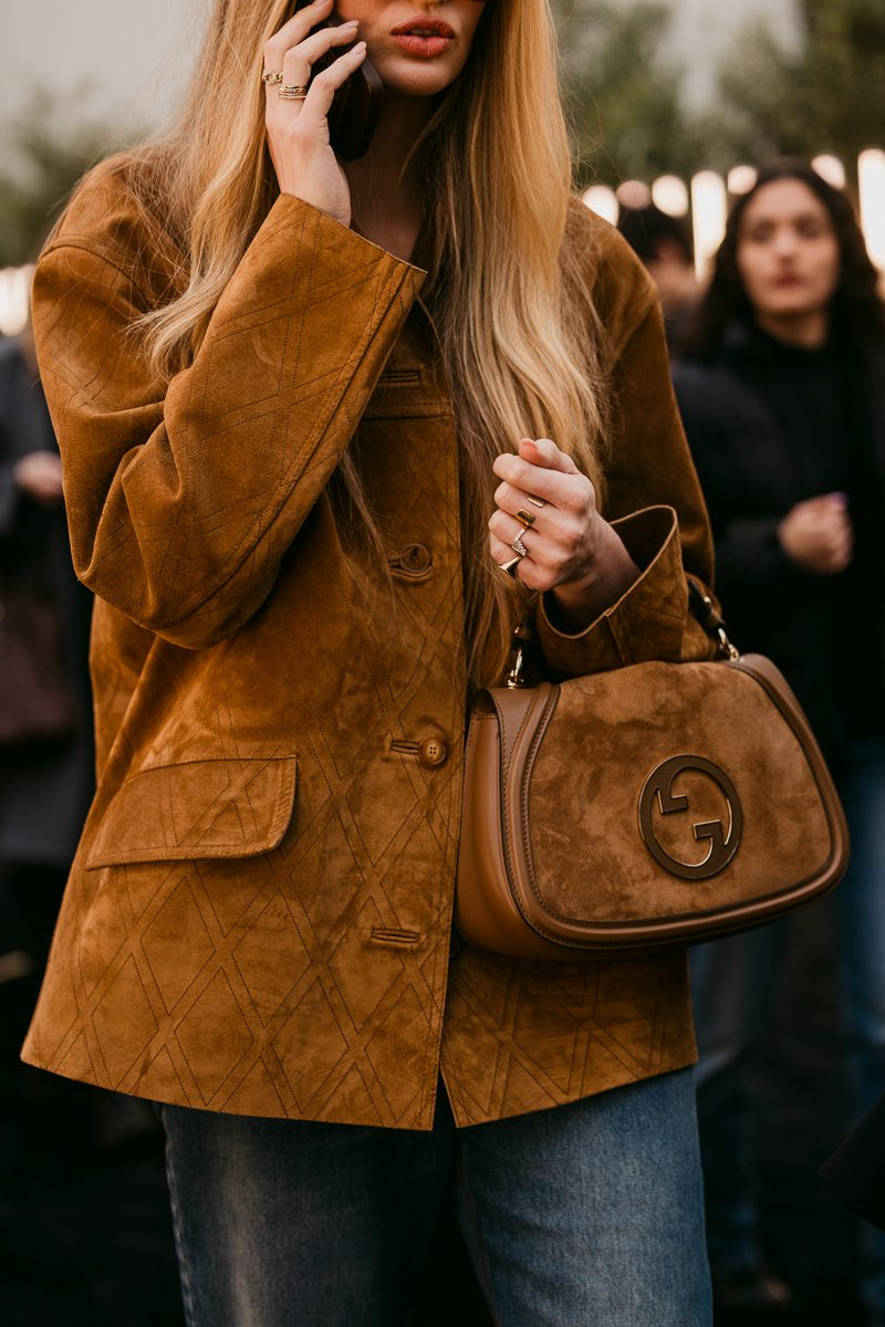 gucci blondie medium top handle bag brown suede