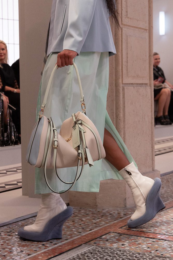 Louis Vuitton Fall 2025 Womenswear Bags 18 1 Louis Vuitton Fall 2025 Womenswear Bags 18 1
