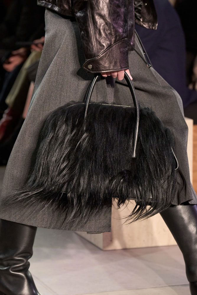The bag from Luar looks more like a dead animal with a handle on it than a fur handbag FW25 The bag from Luar looks more like a dead animal with a handle on it than a fur handbag FW25