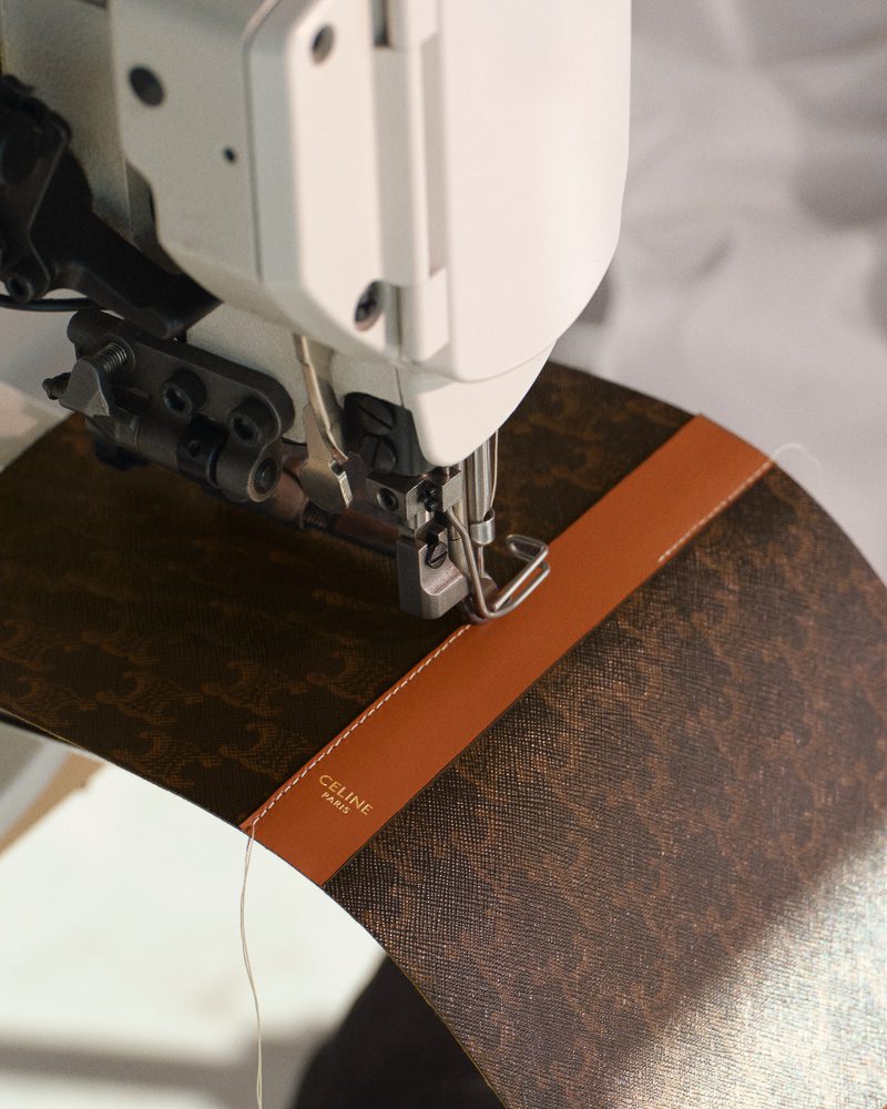 Celine Ateliers Making of Borsa Celine Luggage Mini in pelle rossa 12
