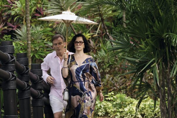 jason isaacs parker posey white gucci bamboo bag