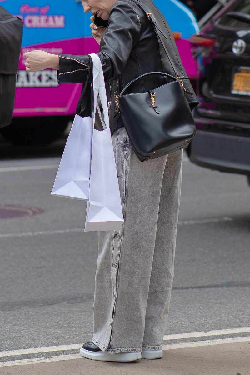 saint laurent le 37 in shiny leather