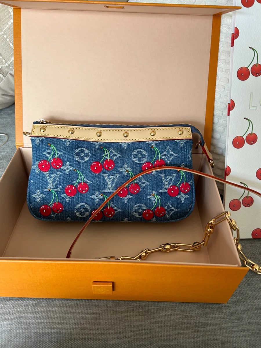 louis vuitton MK cherry pochette louis vuitton MK cherry pochette