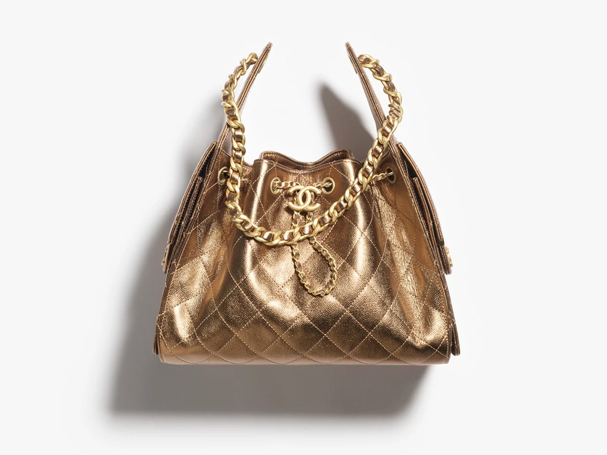 CHANEL 25 Small Handbag in dark gold CHANEL 25 Small Handbag in dark gold