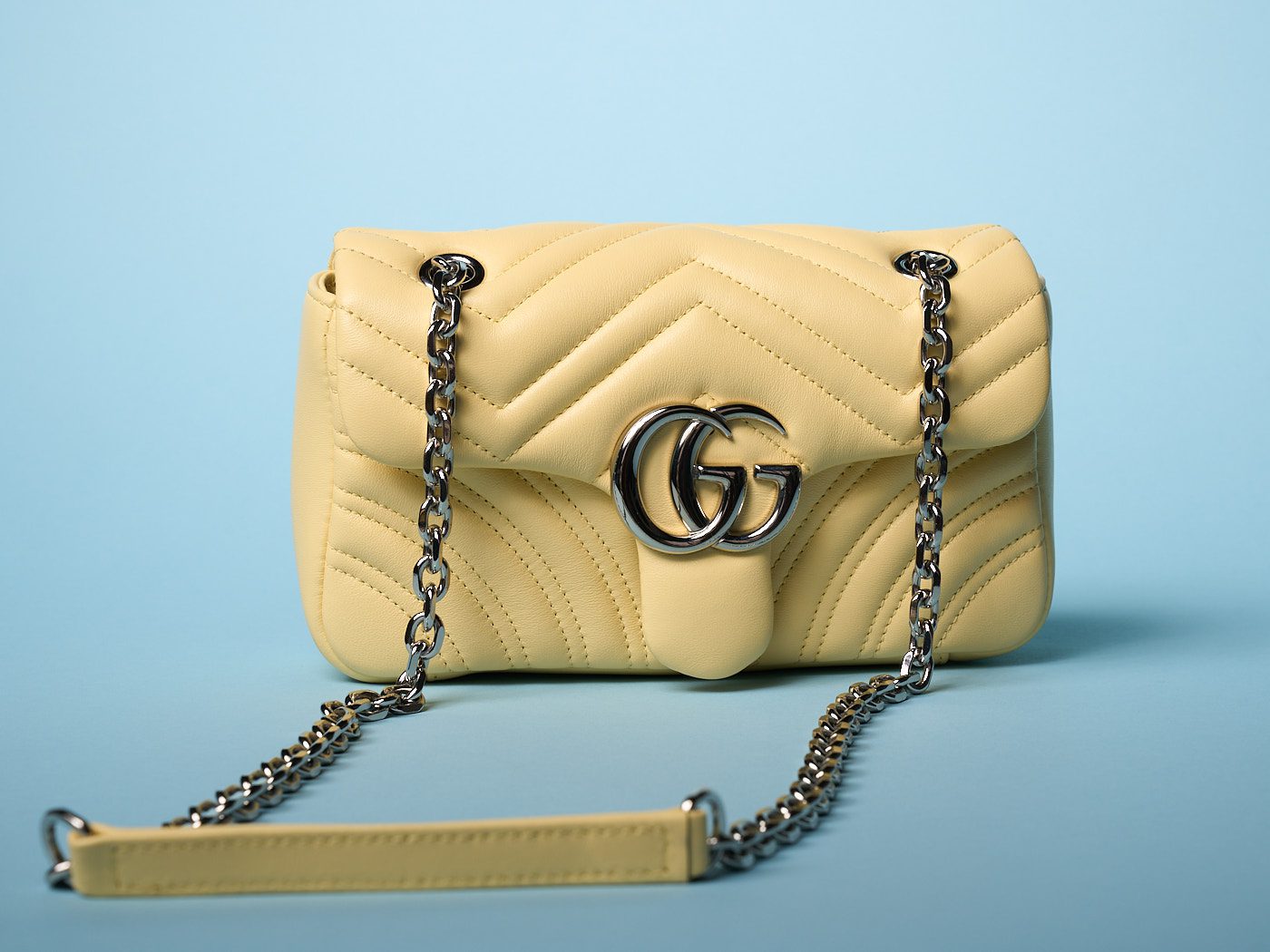 ☆GUCCI☆関税込♪NEW♪GG Marmont ミニ ウォレット GG Marmont bi-color wallet on chain in beige and blue