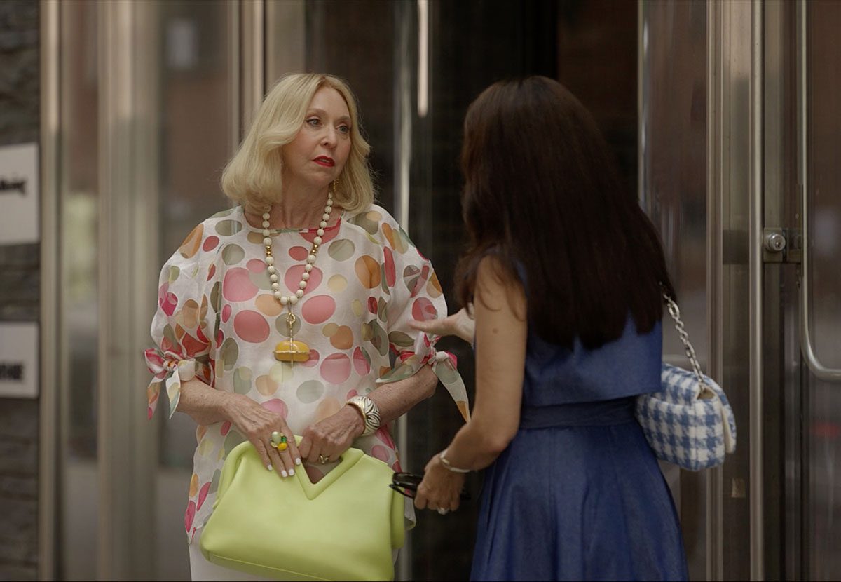 And Just Like That S03E06 01 Bottega Veneta Green Clutch