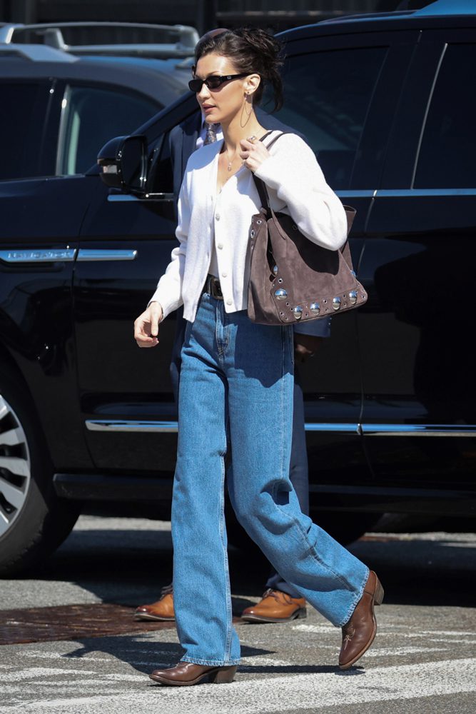 Bella Hadid Valentino Nellcote Tote Bella Hadid Valentino Nellcote Tote