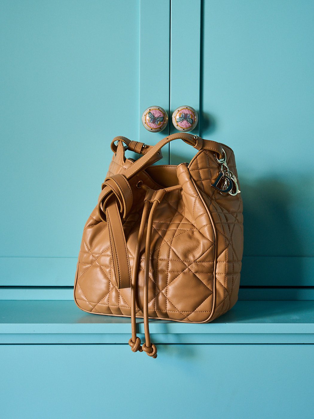 【モダン♪】Dior★D-Motion ホーボー バケットバッグ スモール Dior Introduces the D-Motion: A Bucket Bag for the Modern