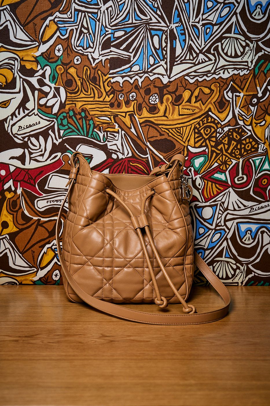 【モダンな魅力あふれる♪】Dior★D-Motion バッグ スモール Dior Introduces the D-Motion: A Bucket Bag for the Modern