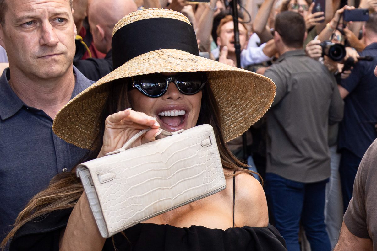 Lauren Sanchez Bezos Hermes MATTE BE?TON POROSUS CROCODILE KELLY CUT WITH GOLD HARDWARE Lauren Sanchez Bezos Hermes MATTE BE?TON POROSUS CROCODILE KELLY CUT WITH GOLD HARDWARE