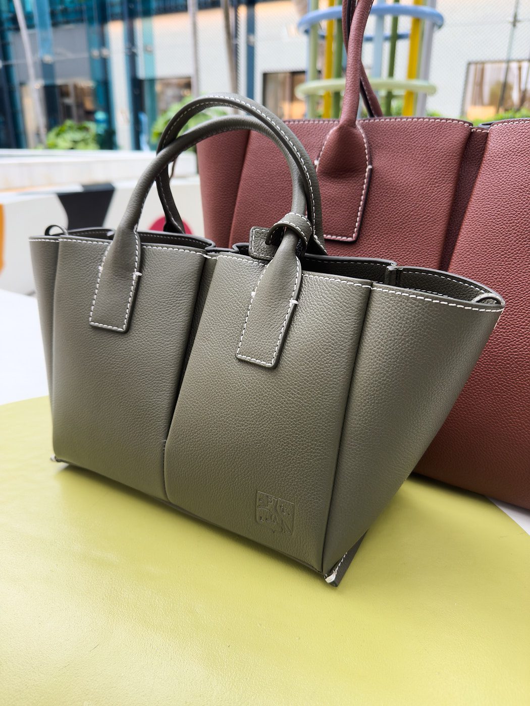 Le Tanneur Tote 02