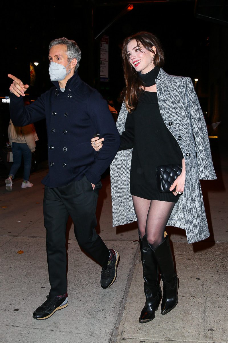 The Many Bags of Anne Hathaway Part II 8