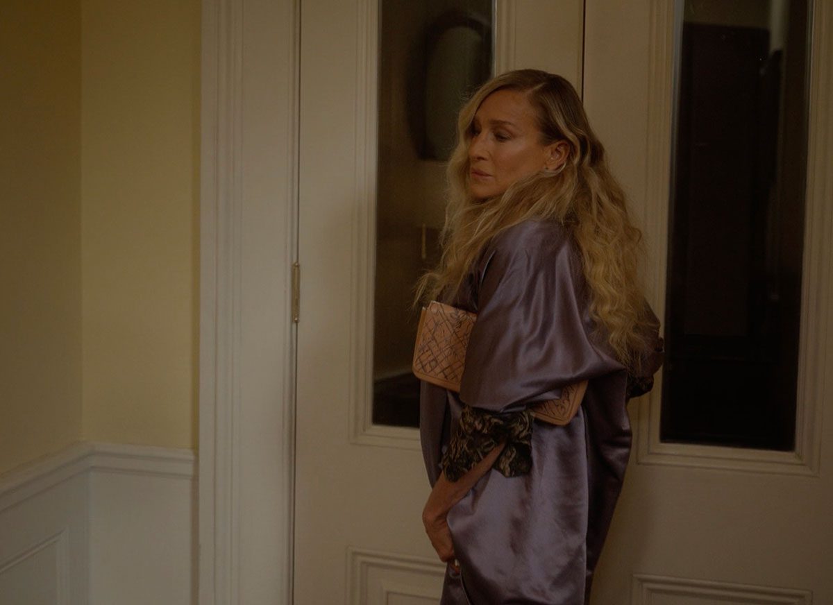AJLT S03E11 09 Carrie Clutch AJLT S03E11 09 Carrie Clutch