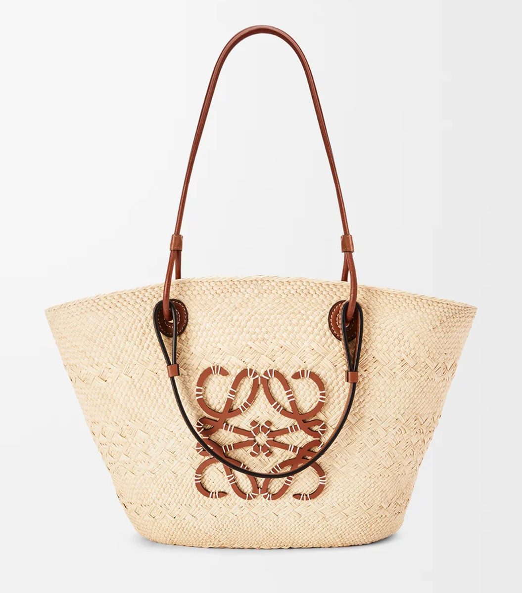 loewe Medium Anagram Basket bag in iraca palm and calfskin loewe Medium Anagram Basket bag in iraca palm and calfskin